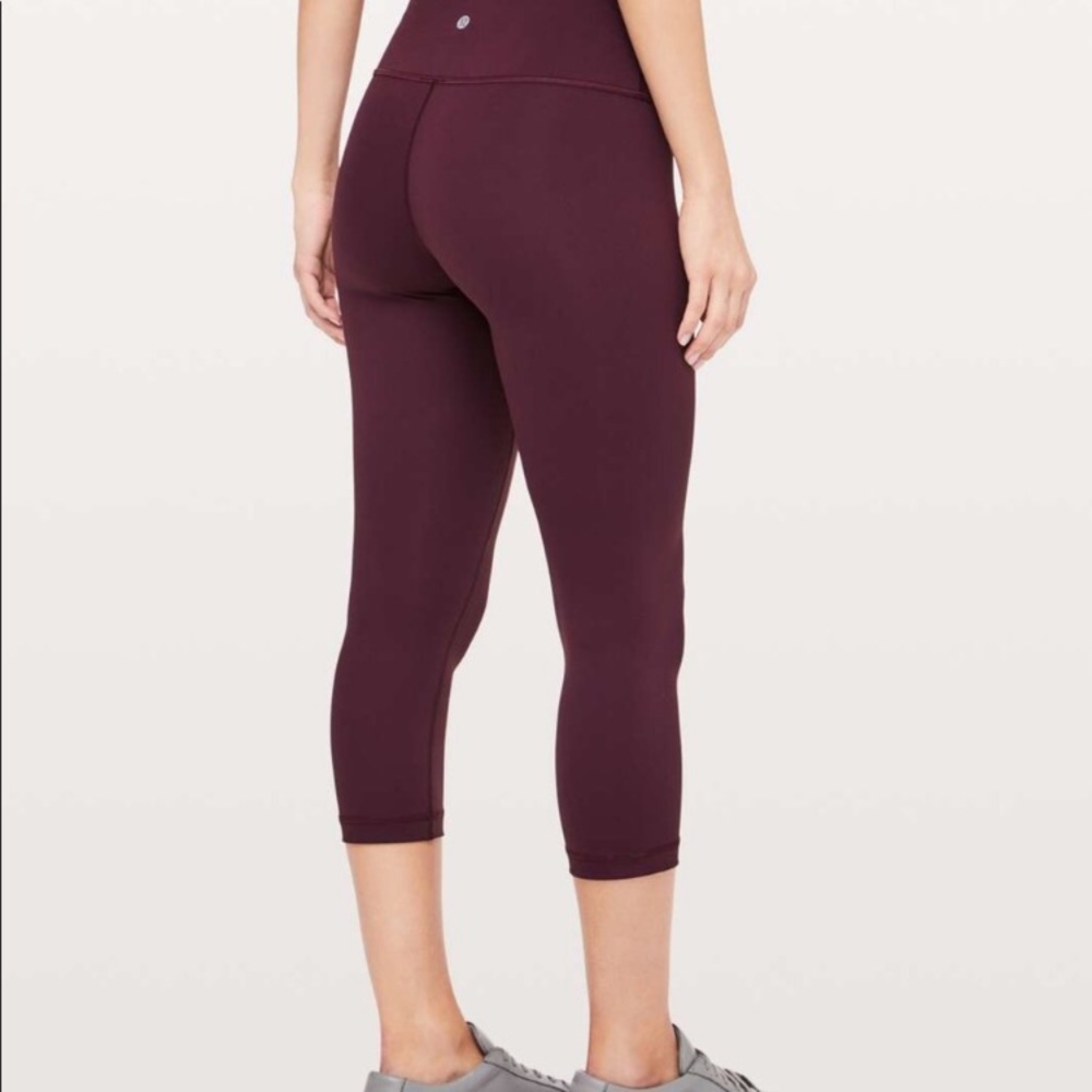 Lululemon purple/maroon crop leggings